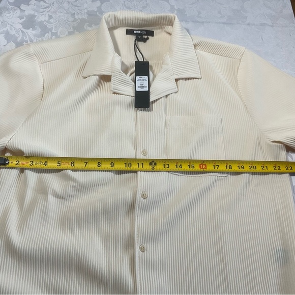 NovaMen Show Up Short Sleeve Cuban Shirt Size Large Cream New With Tags - Picture 5 of 6